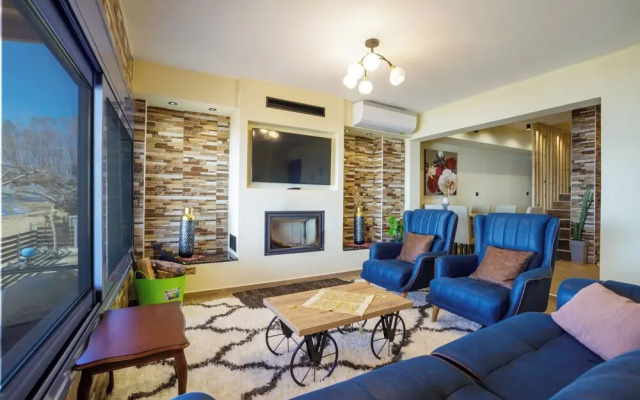 Maritinas Stone House & Apartment On The Beach