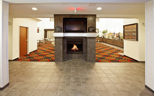 Holiday Inn Express Indianapolis - Southeast by IHG