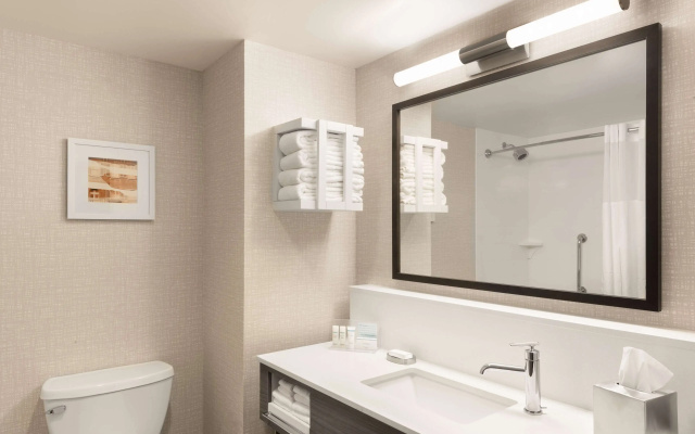 Hampton Inn & Suites St. Charles Old Town Area