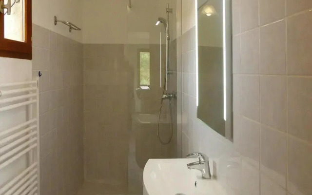 Charming Holiday Flat With Shared Pool, Malaucene