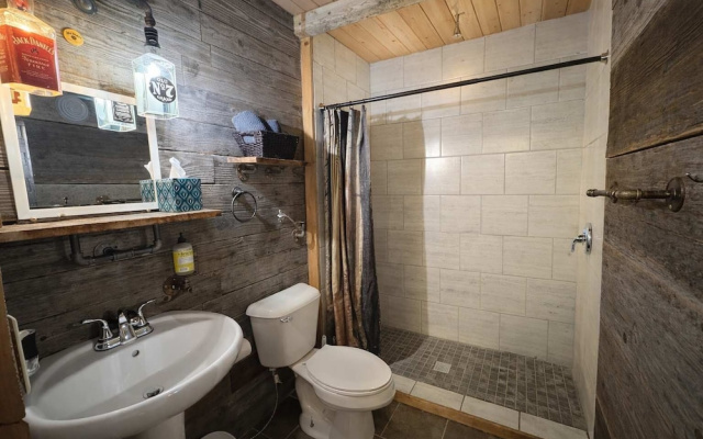 Outback Shack: Lake Access Studio in Woodruff