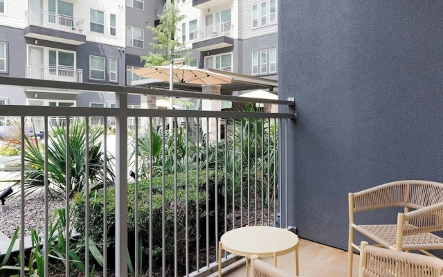 Landing Furnished Apartments - Old East