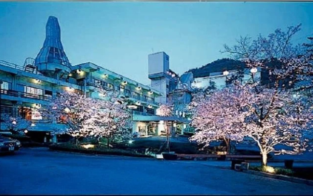 Tomata Onsen Noritake