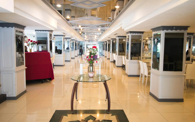 Chaleena Hotel