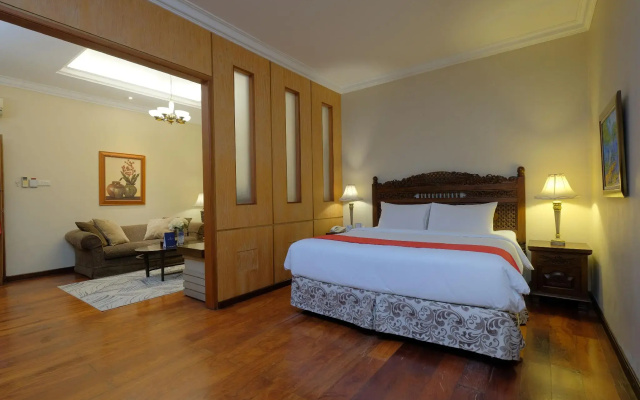 Diamond Hotel Solo