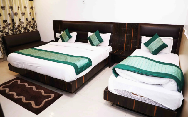 Hotel Kumar Palace