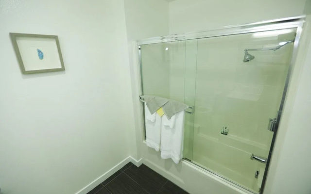 Cosmopolitan Suites