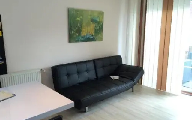 Studio Apartment L.Y.M.A.