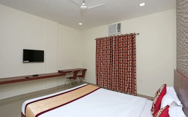 OYO 10271 Hotel Guest INN