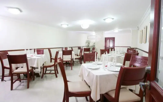 Hotel Intersuites