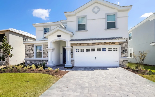 8915 Stinger Drive