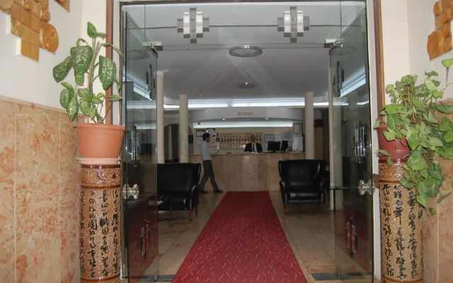 Nil & Alav Hotel
