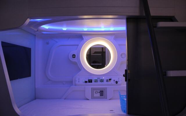 Heybear Capsule Hotel 1