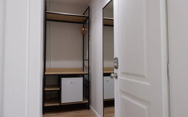 D-Rooms
