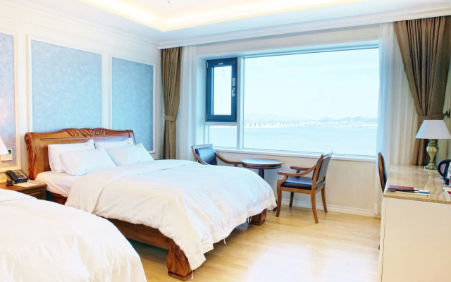Fontana Beach Hotel