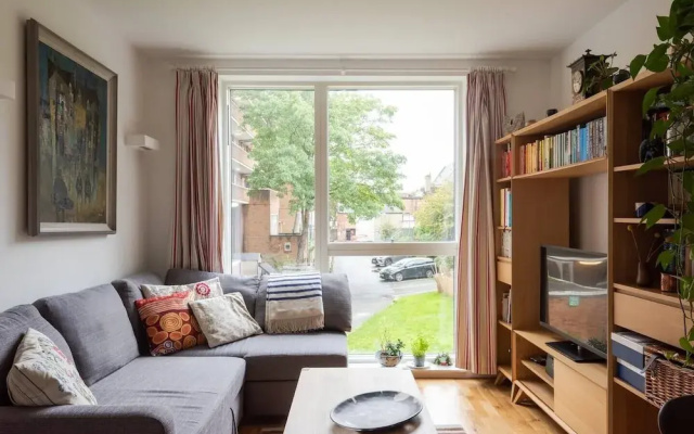 Cozy 1BR Flat in Kentish Town, Fits 2