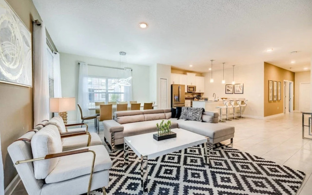 Elegant Home With Themed Bedrooms Near Disney