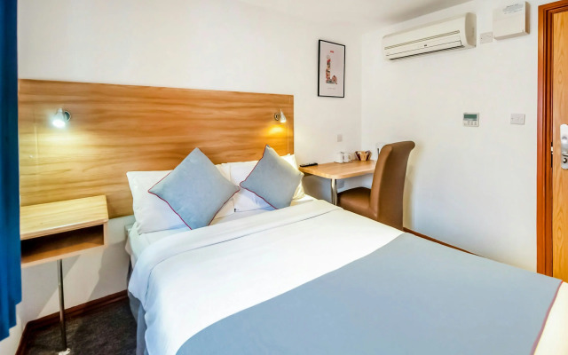 Arinza Hotel, London Ilford