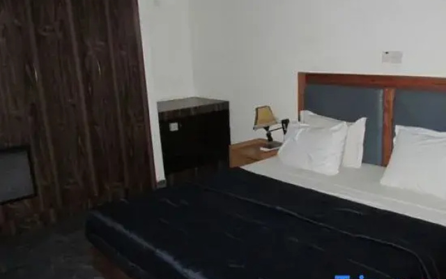 Harlescourt Hotels - Guest Room