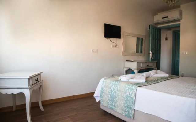 Alacati Sardunya Hotel