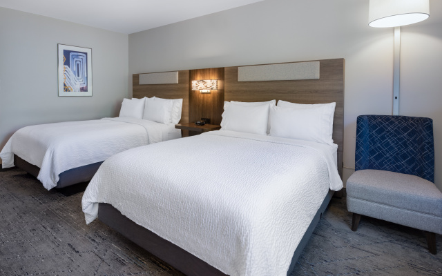 Holiday Inn Express and Suites Vineland Millville by IHG