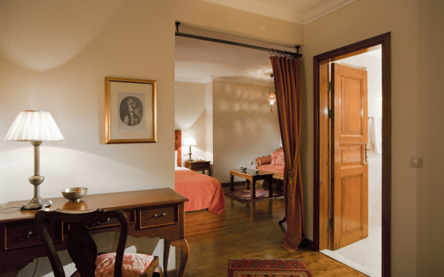 Hotel Sari Konak