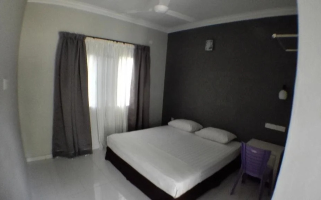 Tebing Guest House