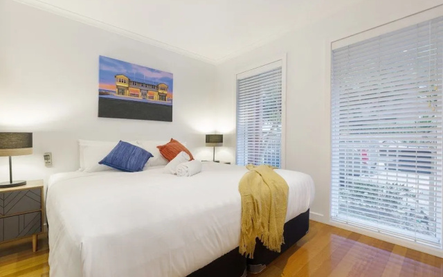 Tranquil Townhouse in Port Melbourne