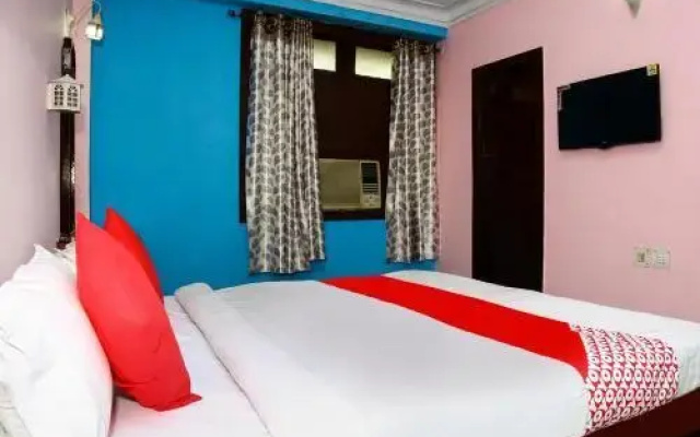 OYO 15512 Hotel Shivalaya