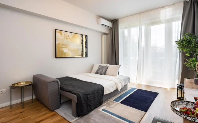 Bright 2BR Flat - Top Location - Green Views