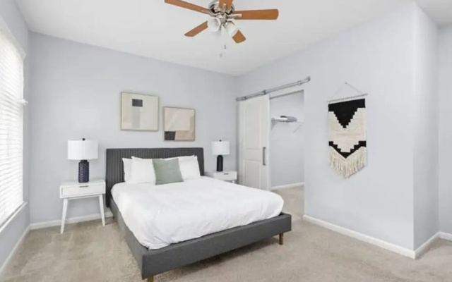 CozySuites TWO Stylish Apts Monument Cir