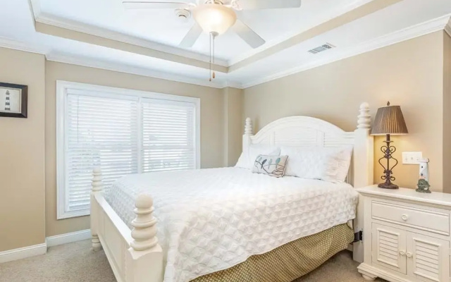 Silver Seas 301 by Tybee Vacation Rentals