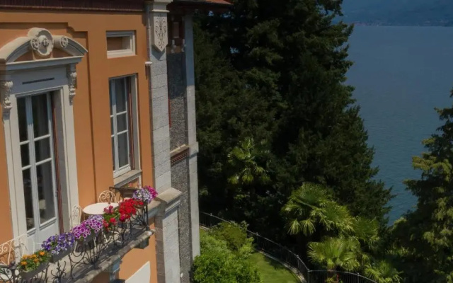 Villa Selva Luxury Lakeview Apartment