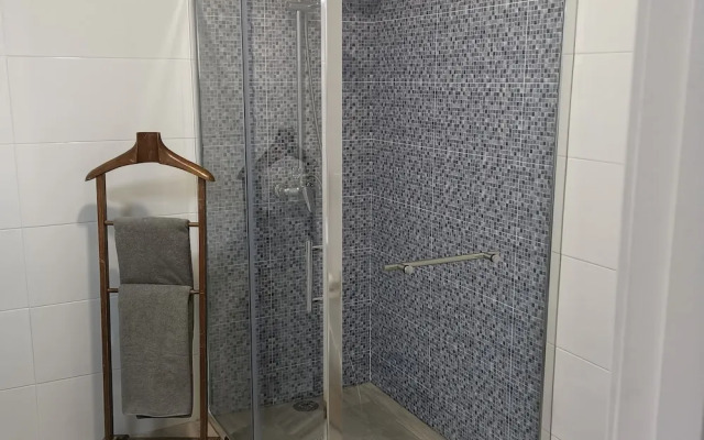 "room in Guest Room - Caparica Poshtel An Luxury Hostel"