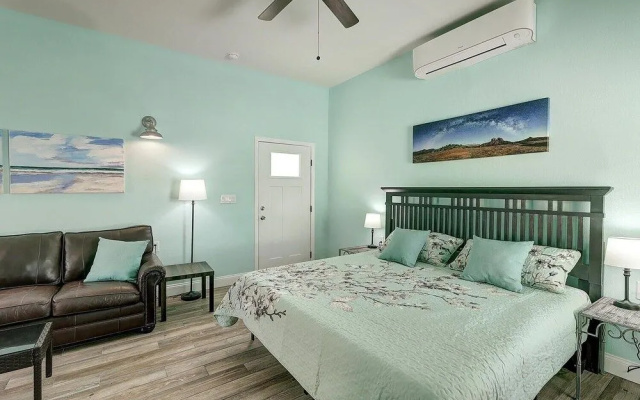 Tropical Niche 3 Bedroom Home by Redawning