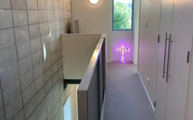 Modern 2 Bed Townhouse On CBD Fringe