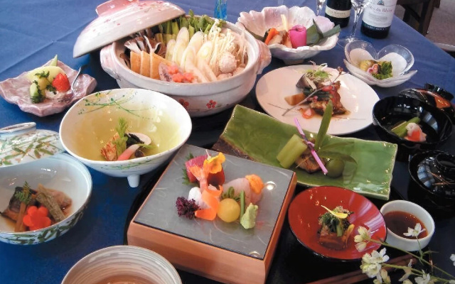 Plaza Hotel Sanrokuso Bekkan Shikisai