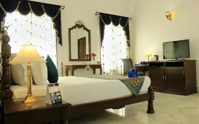 OYO 1808 near Lake Palace