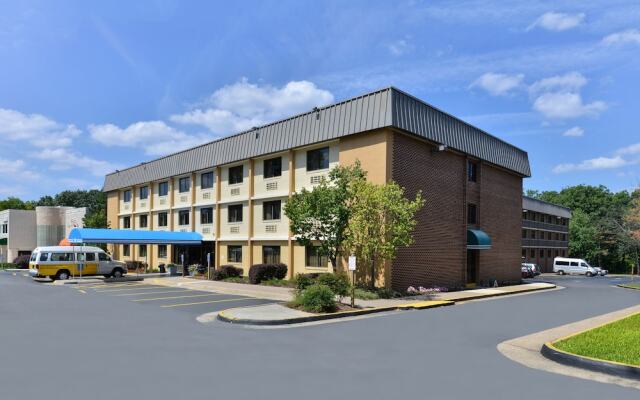 Отель Comfort Inn Washington Dulles International вид на фасад