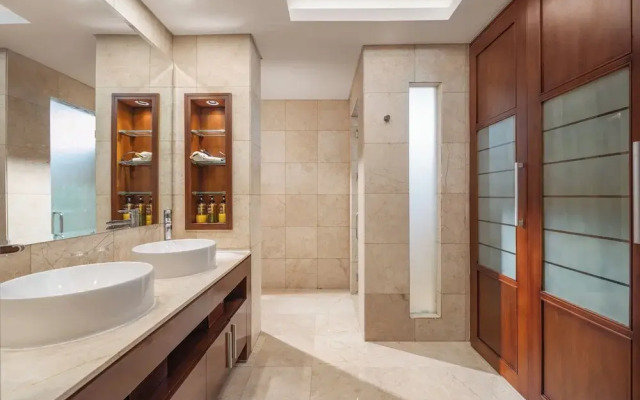 Ocean Villa Da Nang 4BR 5 Beds, Private Pool and Kitchen