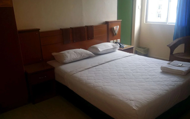 Golden Hotel