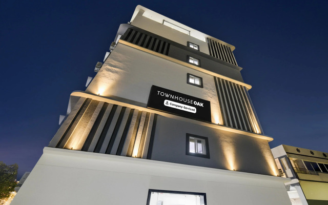 Super Townhouse Oak L B Nagar Metro Station
