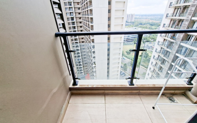 Studio With Simple Style At Sky House Bsd Apartment