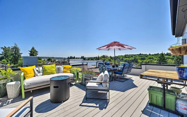 Canal & Mtn Views: Pet-friendly Seattle Retreat