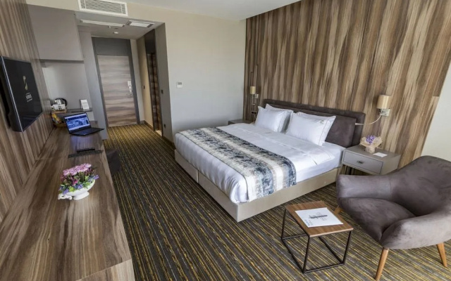 Shimall Deluxe Hotel