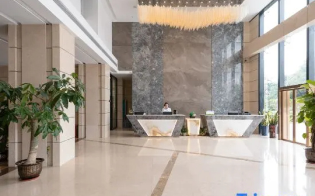 Qianyi Hotel(Yulin National Defense Building)