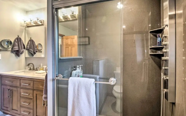 Bright Eagle-vail Escape w/ Deck + Mtn Views!