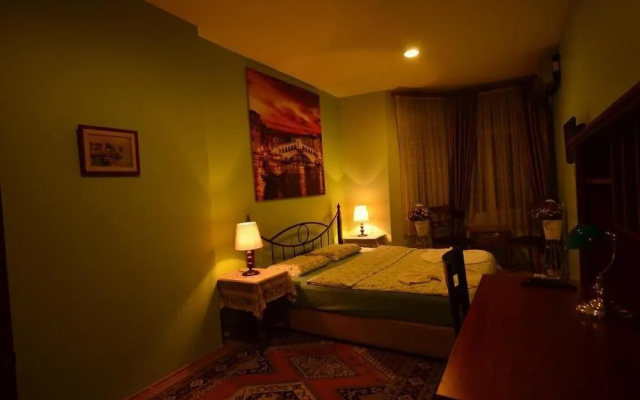 Station Hotel 34