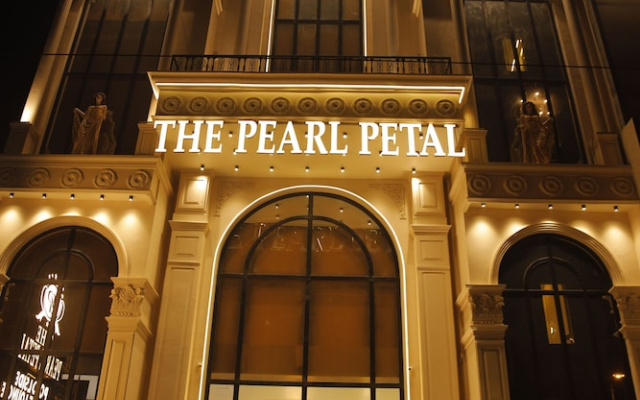 The Pearl Petal