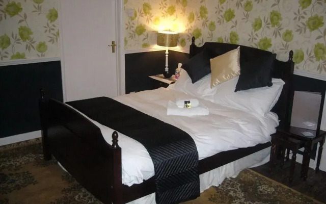 The George Hotel